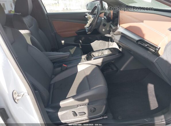 WVGUNPE22NP060457 2022 VOLKSWAGEN ID.4 White Vista interior delantera