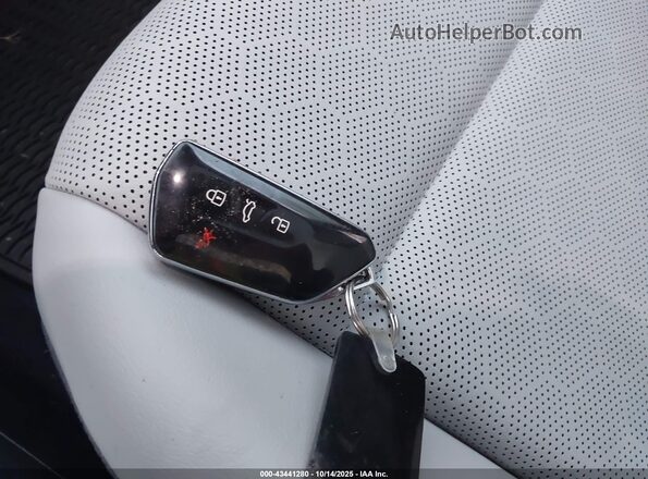 WVGUNPE25MP060595 2021 VOLKSWAGEN ID.4 White Widok deski rozdzielczej