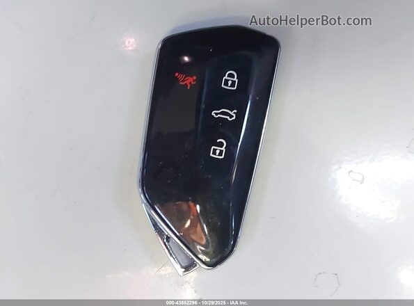 WVWEB7CD8RW231200 2024 VOLKSWAGEN GOLF Blue Widok deski rozdzielczej