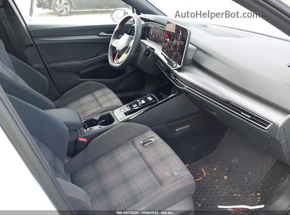 WVWLA7CDXSW221865 2025 VOLKSWAGEN GOLF White Vista interior delantera