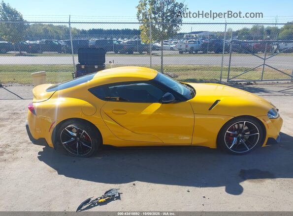 WZ1DB0C07NW046969 2022 TOYOTA GR SUPRA Yellow Vista interior trasera