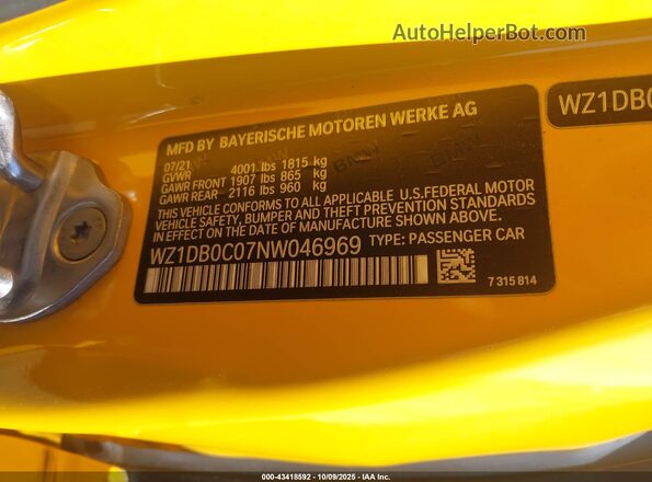 WZ1DB0C07NW046969 2022 TOYOTA GR SUPRA Yellow Vista del compartimento del motor