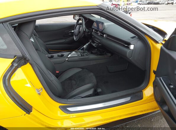 WZ1DB2C07MW042060 2021 TOYOTA GR SUPRA Yellow Widok wnętrza z przodu