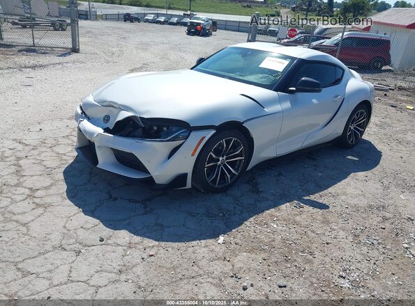 WZ1DB2C08MW041564 2021 TOYOTA GR SUPRA White Front left