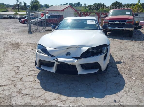 WZ1DB2C08MW041564 2021 TOYOTA GR SUPRA White Front view