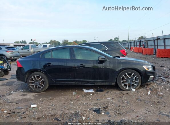 YV126MFL3H2423939 2017 VOLVO S60 Черный Вид задней части салона