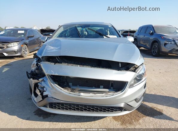 YV126MFL9H2425498 2017 VOLVO S60 Silver Սարքավորումների վահանակի տեսք