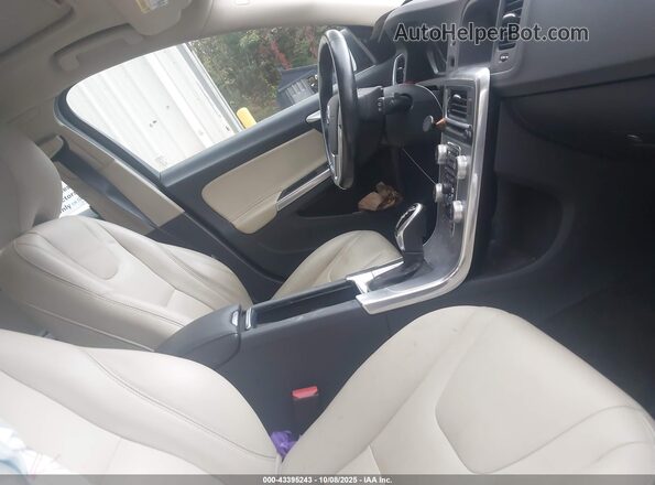 YV140MEK6H1343480 2017 VOLVO V60 Navy Widok wnętrza z przodu