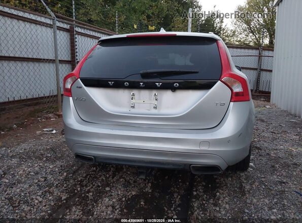 YV140MEK6H1367679 2017 VOLVO V60 Silver 