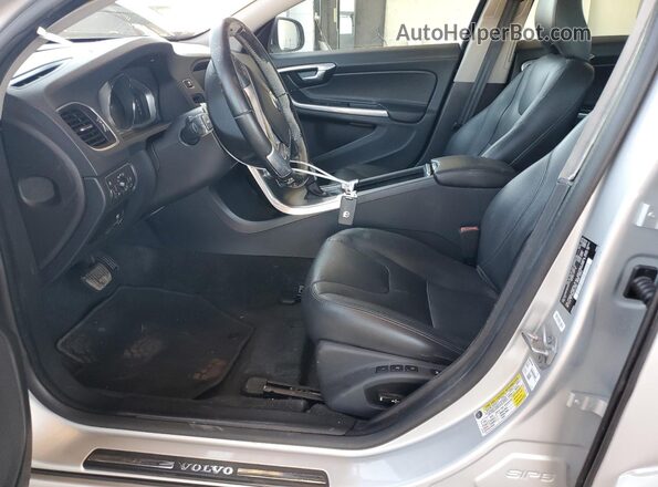 YV140MEK9G1300749 2016 VOLVO V60 Серебряный Вид салона спереди