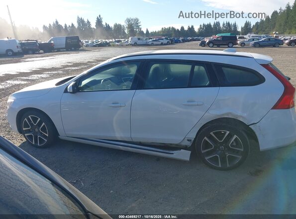 YV140MEL2J2392328 2018 VOLVO V60 Белый Панорамный вид салона 360°