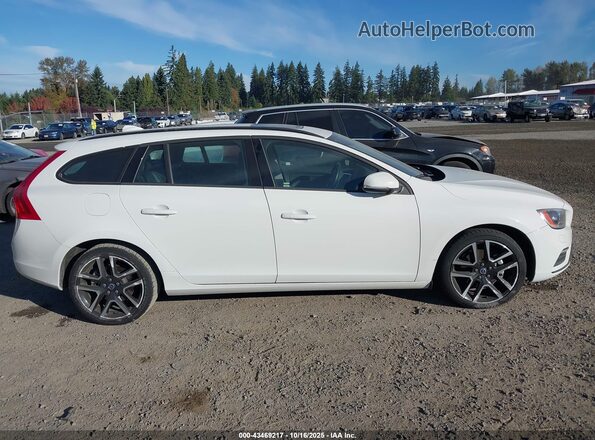 YV140MEL2J2392328 2018 VOLVO V60 Белый Вид задней части салона
