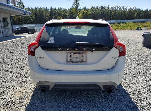 YV140MEL7J2390381 2018 VOLVO V60 White 