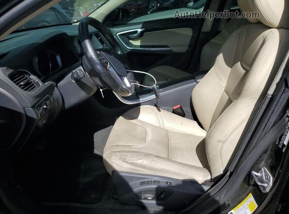 YV140MELXJ2389290 2018 VOLVO V60 Black Вид салону спереду