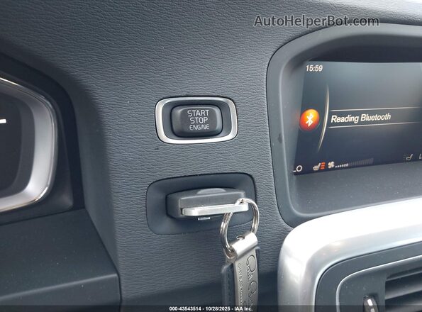 YV140MTL8J2450624 2018 VOLVO S60 Gray Вид панелі приладів