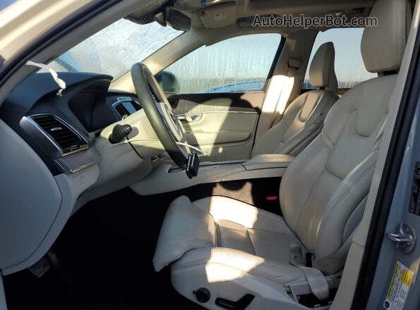 YV4062JF2R1188070 2024 VOLVO XC90 Silver Front interior view
