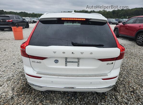 YV4062RL4N1083910 2022 VOLVO XC60 White Rear view