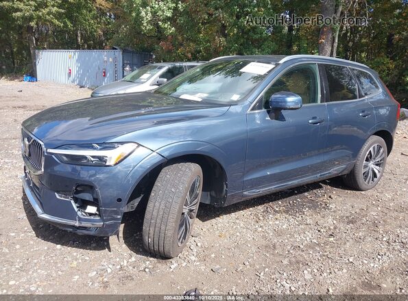 YV4062RL8N1077916 2022 VOLVO XC60 Blue Widok z przodu