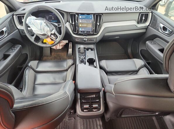 YV4062RM9N1071700 2022 VOLVO XC60 Silver Dashboard view