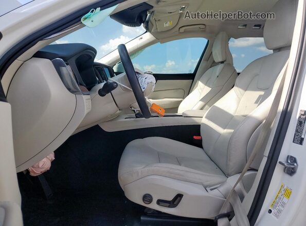 YV4102DK3M1675334 2021 VOLVO XC60 Белый 
