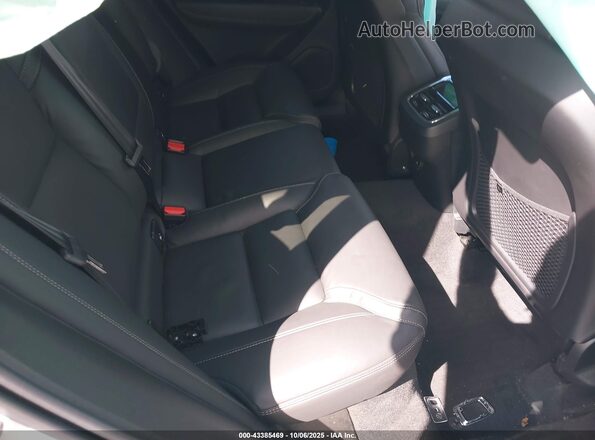 YV4102DL4M1860713 2021 VOLVO XC60 White Vista de la etiqueta del VIN