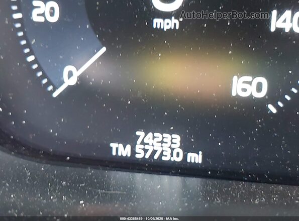 YV4102DL4M1860713 2021 VOLVO XC60 White 