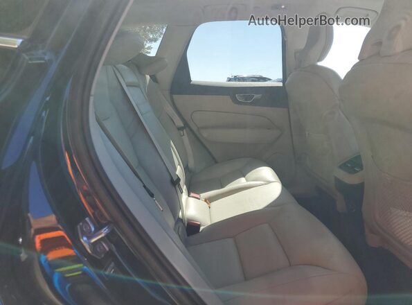 YV4102DL5L1545921 2020 VOLVO XC60 Black Widok tylnych siedzeń