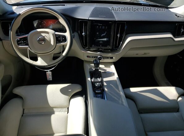 YV4102DL5L1545921 2020 VOLVO XC60 Black Widok deski rozdzielczej
