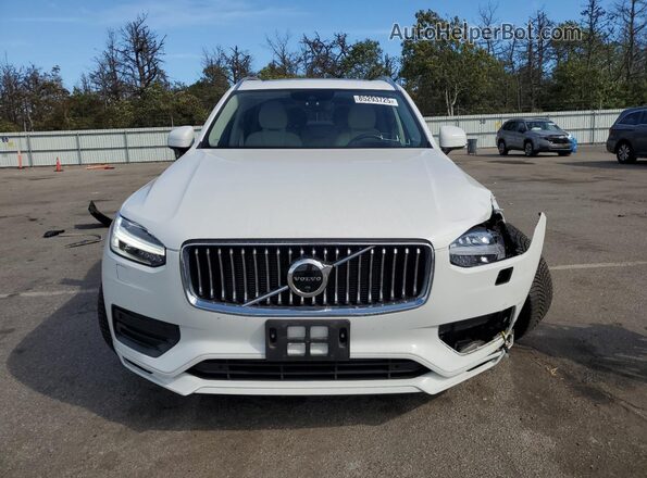 YV4102PK7N1815575 2022 VOLVO XC90 White Вид спереду