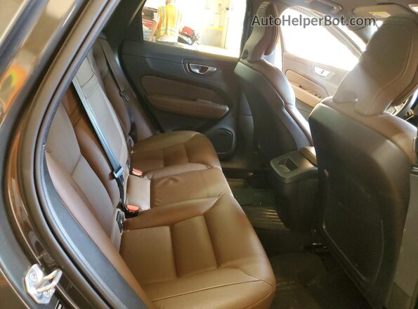 YV4102RK7M1876050 2021 VOLVO XC60 Gray Սալոնի հետևի տեսք