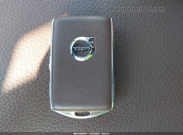 YV4102RL3L1421137 2020 VOLVO XC60 White Առջևի վահանակի տեսք