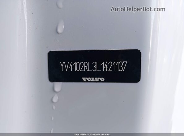 YV4102RL3L1421137 2020 VOLVO XC60 White 