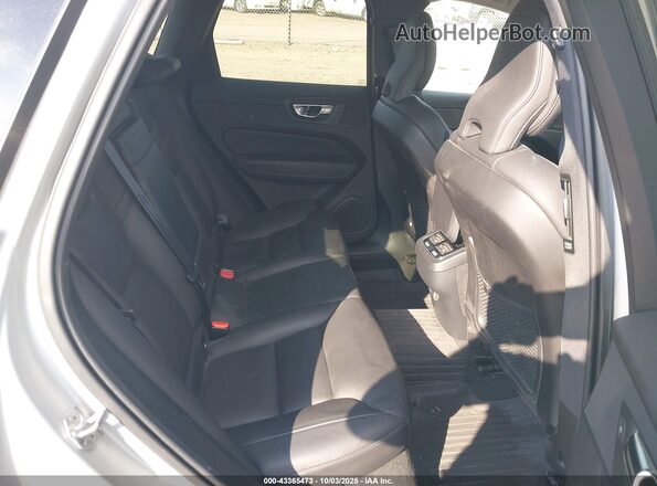 YV4102RL6L1610073 2020 VOLVO XC60 Silver VIN կոդի պիտակի տեսք