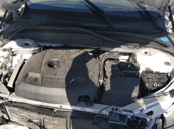 YV4102RM6L1411727 2020 VOLVO XC60 White უკანა სალონის ხედი