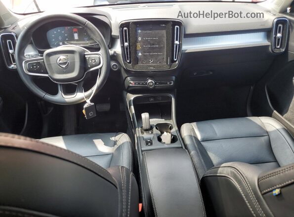 YV4162UK0L2319270 2020 VOLVO XC40 Red Vista del salpicadero