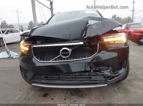 YV4162UK2L2325765 2020 VOLVO XC40 Black Vista frontal