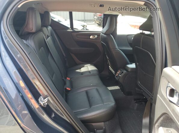 YV4162UK4M2404775 2021 VOLVO XC40 Синий Вид задней части салона