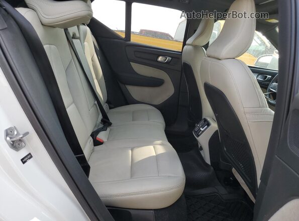 YV4162UK8L2280279 2020 VOLVO XC40 White Սալոնի հետևի տեսք