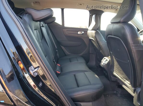 YV4162UKXN2652725 2022 VOLVO XC40 Black 