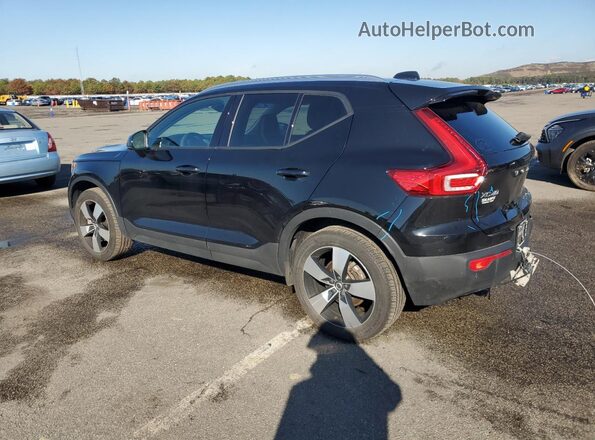 YV4162UKXN2652725 2022 VOLVO XC40 Black 