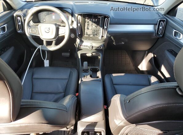 YV4162UKXN2652725 2022 VOLVO XC40 Black 