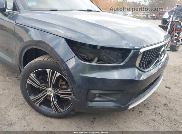 YV4162UL6L2210675 2020 VOLVO XC40 Blue Widok z przodu