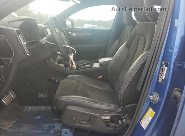YV4162UM4M2432870 2021 VOLVO XC40 Blue Вид салону спереду