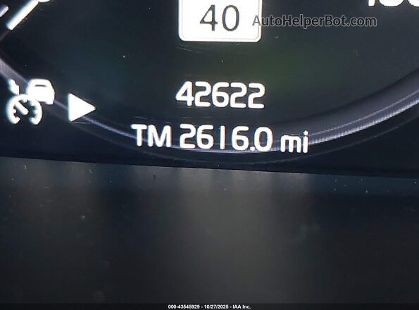 YV4162UM4N2676567 2022 VOLVO XC40 Белый 