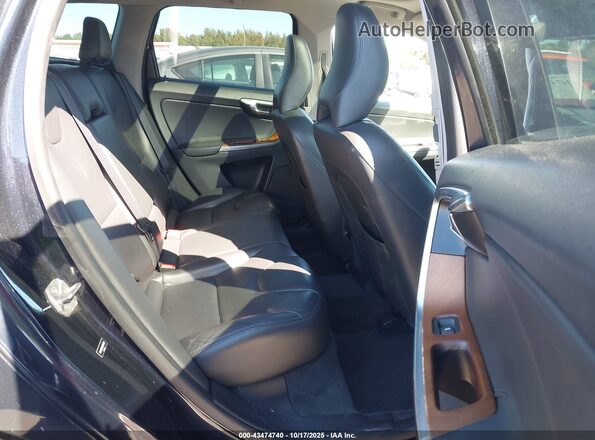 YV440MRU8H2013476 2017 VOLVO XC60 Dark Blue 