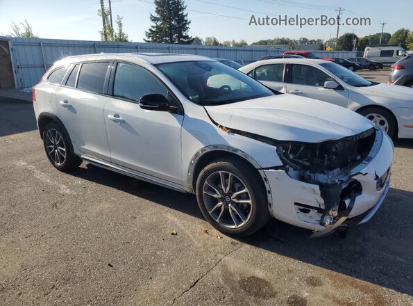 YV440MWK4H1026833 2017 VOLVO V60 Белый Передняя правая четверть