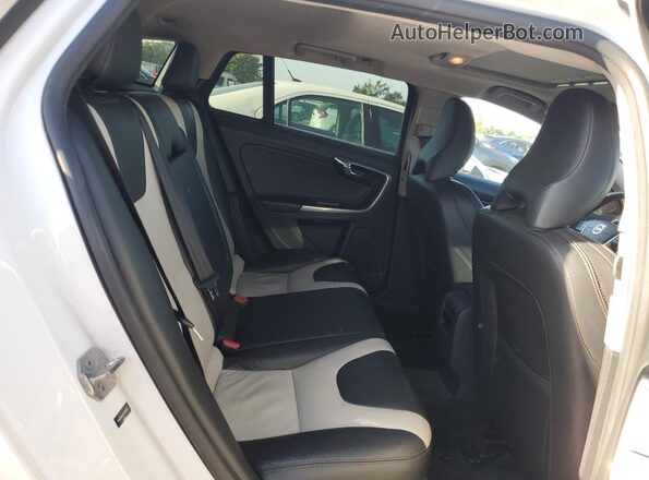 YV440MWK4H1026833 2017 VOLVO V60 Белый Вид задних сидений