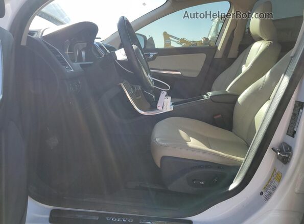 YV449MRU5H2125402 2017 VOLVO XC60 White წინა სალონის ხედი