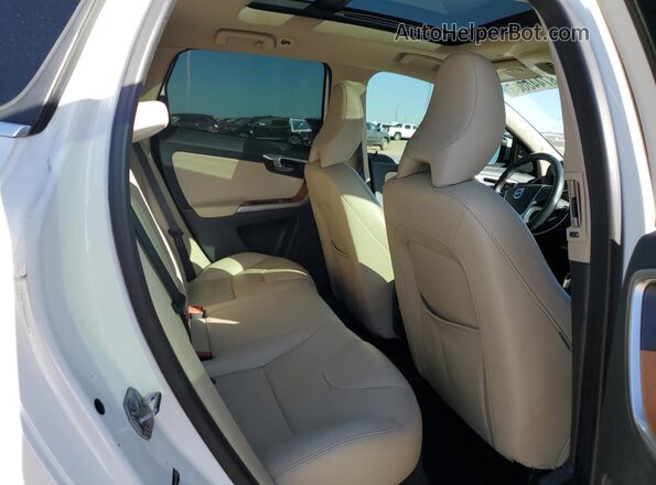 YV449MRU5H2125402 2017 VOLVO XC60 White უკანა სალონის ხედი