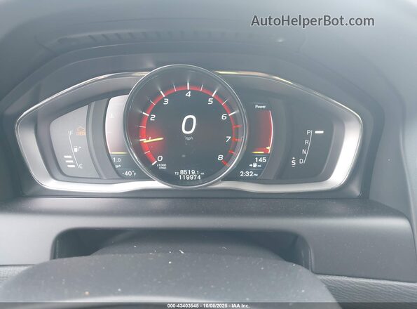 YV4612RK4G2833108 2016 VOLVO XC60 Maroon Vista de los asientos traseros